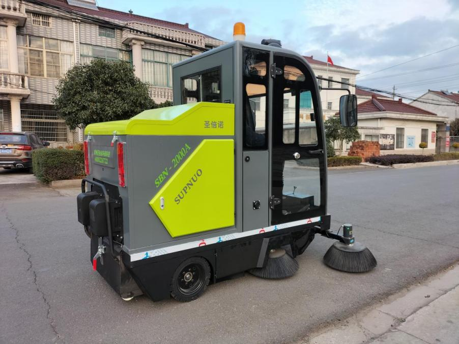 塔城龙建清扫车_0